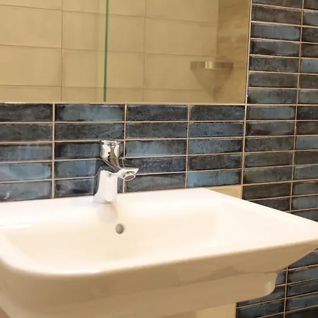 Latino בית הארחה 4*